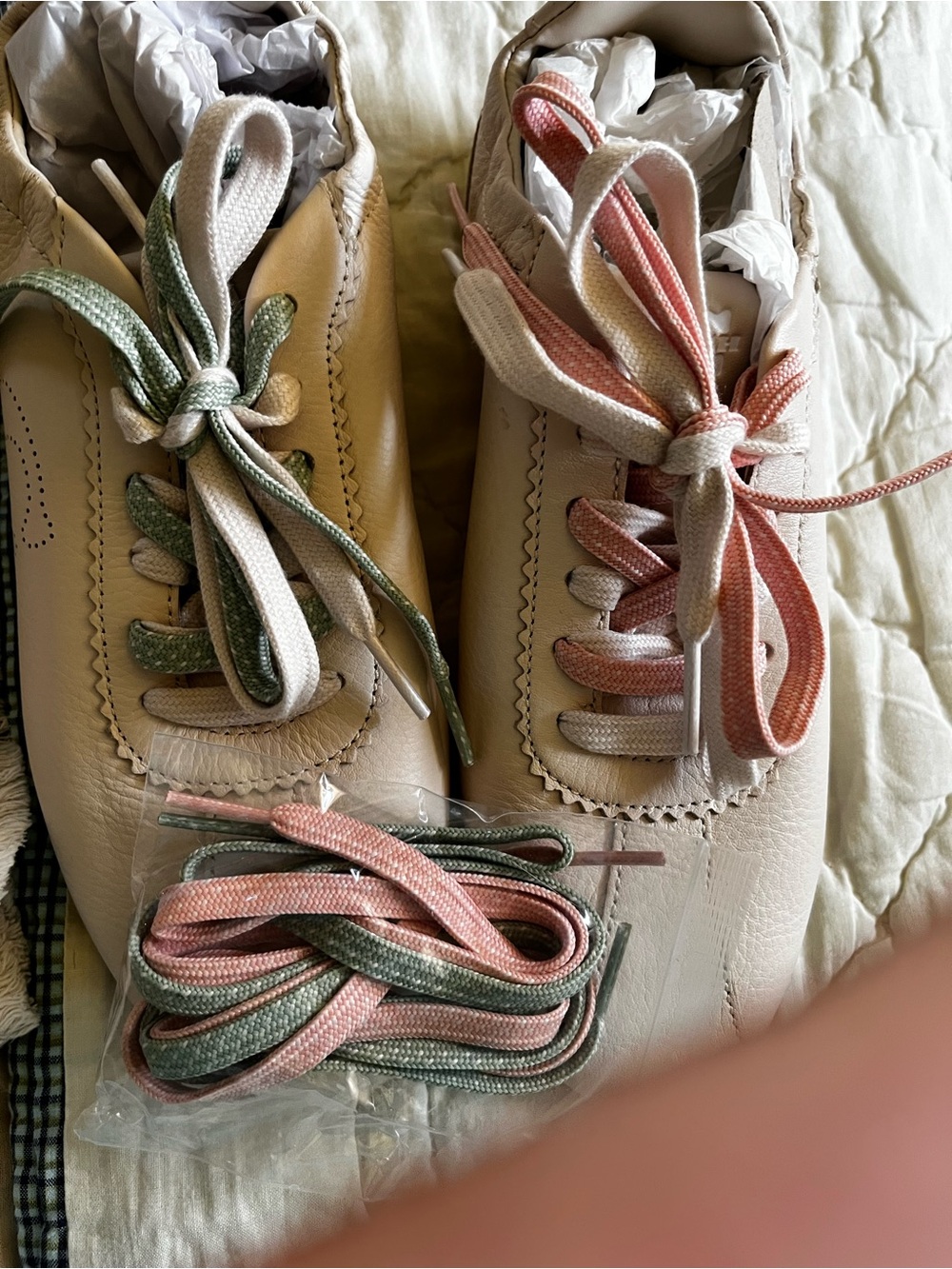 Coach Soft Leather Sneakers Size 7.5 With Additional Laces - Picture 2 of 16